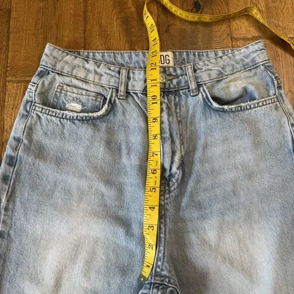 BDG Jeans Womens Sz 28 Crop Kick Flare Distressed Raw Hem High Rise Denim - Picture 4 of 8